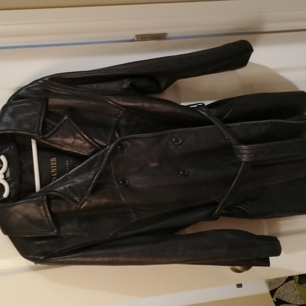 Danier button front belted black leather jacket ladies US size 6